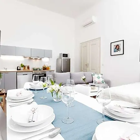 Chill Aparthotel 4*