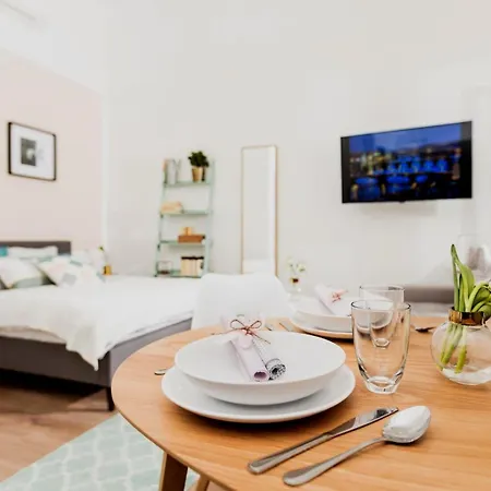 Chill Aparthotel